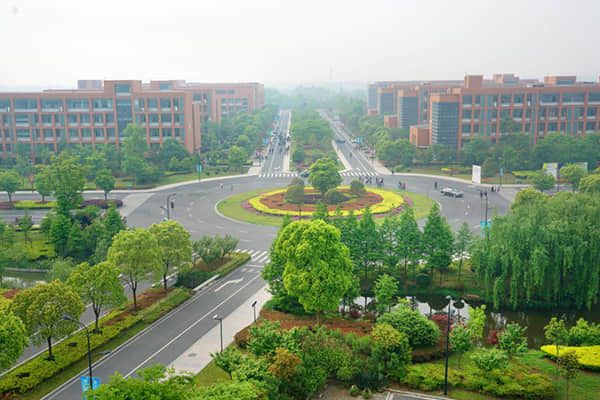 两部门：3月15日前地级及以上城市要建立融资协调机制；多只qdii基金宣布限制大额申购；券商收紧dma：存量募集资金将逐步清退丨大资管一周情报